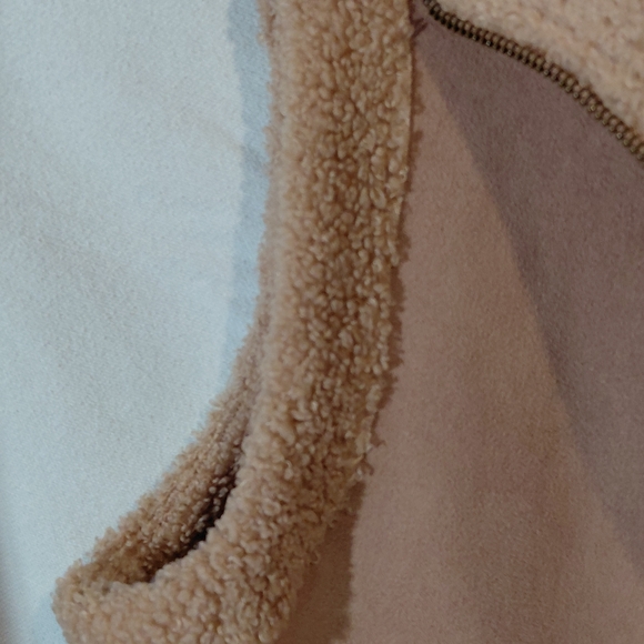 Susan Graver Tan Vest with Sherpa Lining - Picture 4 of 8